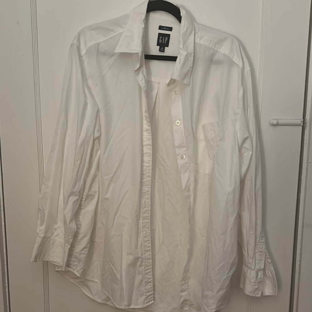 GAP Women’s Classic White Oversized Dress Shirt